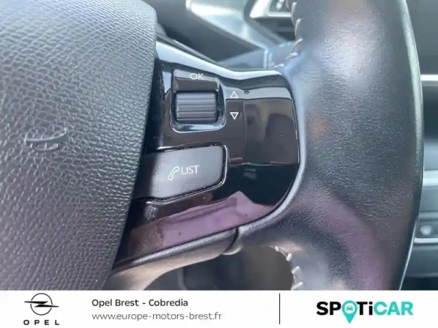 Peugeot 308 1.2 puretech 110ch e6.c s&amp;s style — photo 9