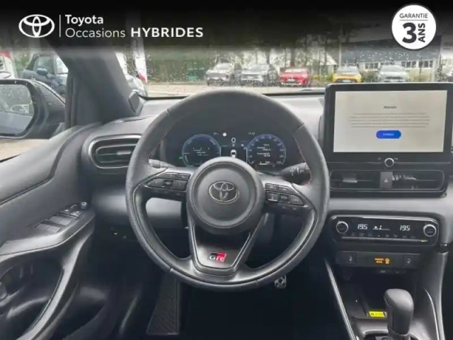 Toyota Yaris 130h gr sport 5p my25 — photo 9