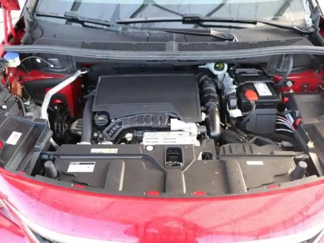 Peugeot 3008 1.2 puretech 130ch e6.c gt line s&amp;s — photo 12