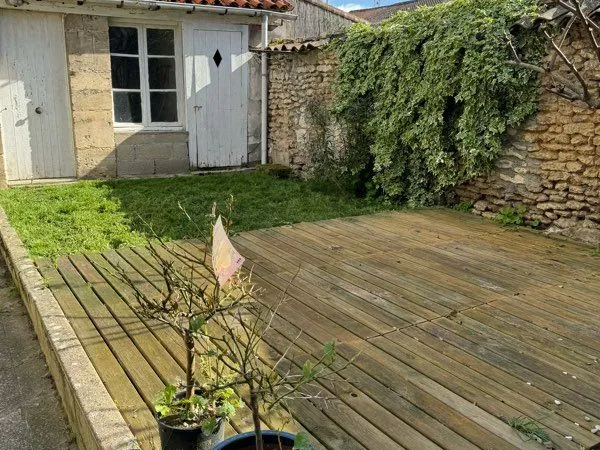 Maison de ville à 200m du rond point François 1er