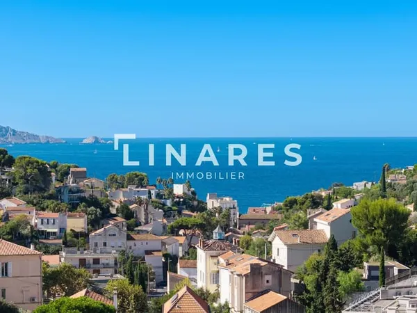 LA CONTEMPORAINE - Maison T3 meublée de 106.7 m² - Vue mer - Stationnement -13007 Bompard Marseille