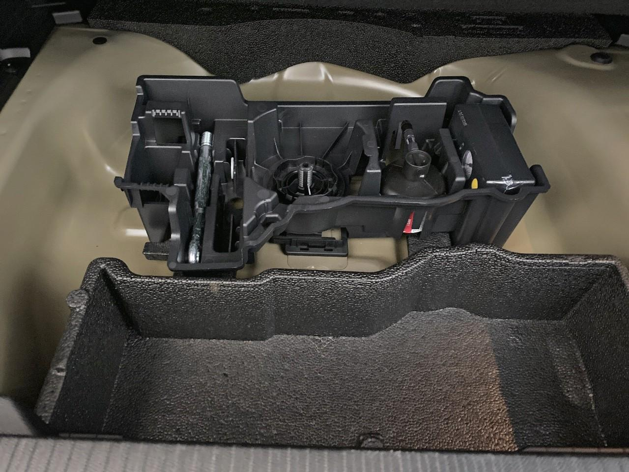 Peugeot 2008 hybrid 145 ch e-dcs6 allure — photo 16