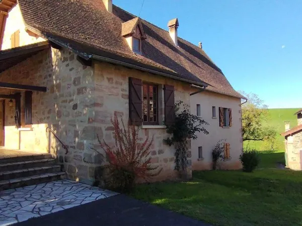 Propriété 10 pièces 327 m²