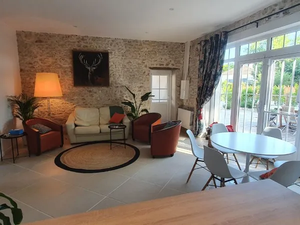 Maison 113 m² - 4 chambres - terrasse plein sud - préau couvert pour stationnement