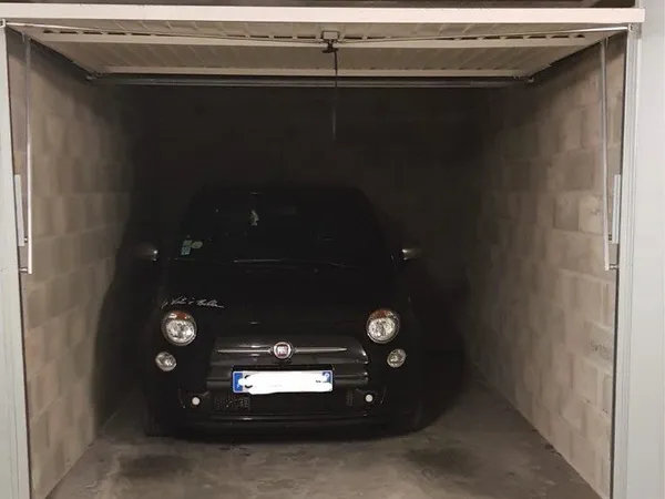 Box dans résidence sécurisée Bachut Lyon 8