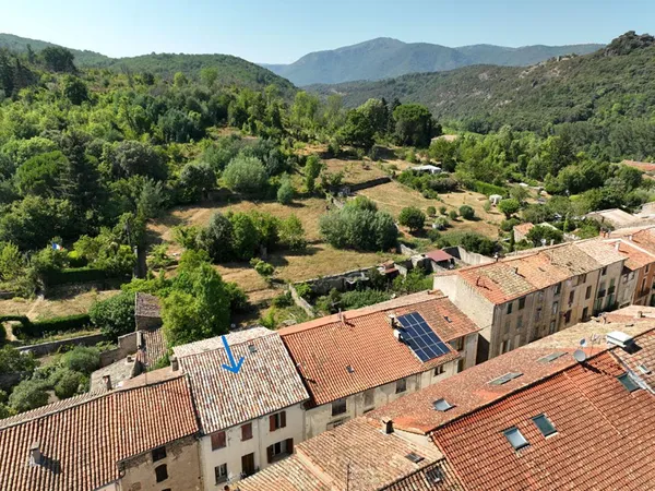 RARE - Demeure de caractère de 300 m² à rénover sur 5 385 m² de terrain