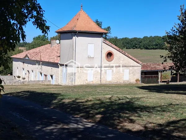 Domaine de caractère de 200m² avec pigeonnier