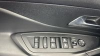 Peugeot 308 PHEV 180ch Allure Pack e-EAT8 — photo 28