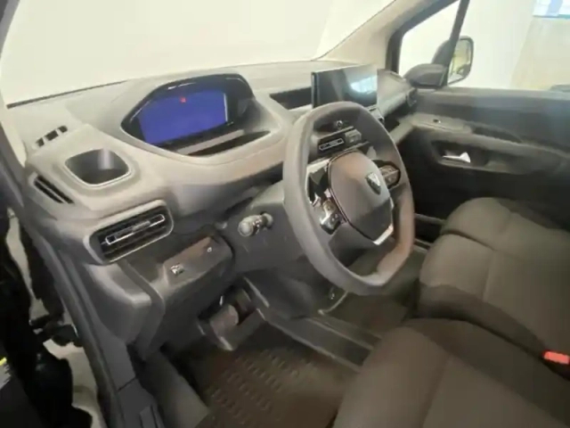 Peugeot Partner m diesel 130ch automatique pack premium connect — photo 11