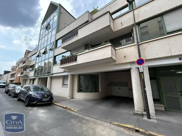 Stationnement Location Tours   90€