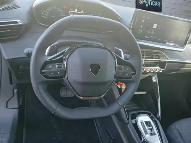 Peugeot 2008 hybrid 145 e-dcs6 style — photo 12