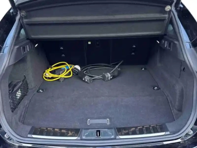 Jaguar F-Pace p400e plug-in-hybrid r-dynamic black bva8 awd — photo 21
