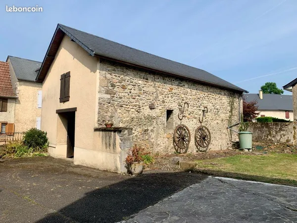 Ensemble immobilier 2 maisons + 1 grange (avec travaux)