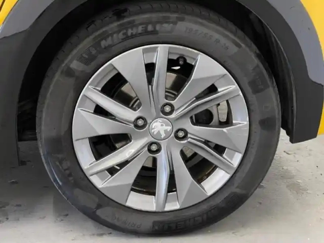 Peugeot 208 e- 136ch allure pack — photo 5