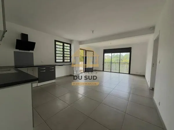 A VENDRE - MAISON DE TYPE T3 DE 77,56 M² ENVIRON - SAINT MARIE - 224 000€