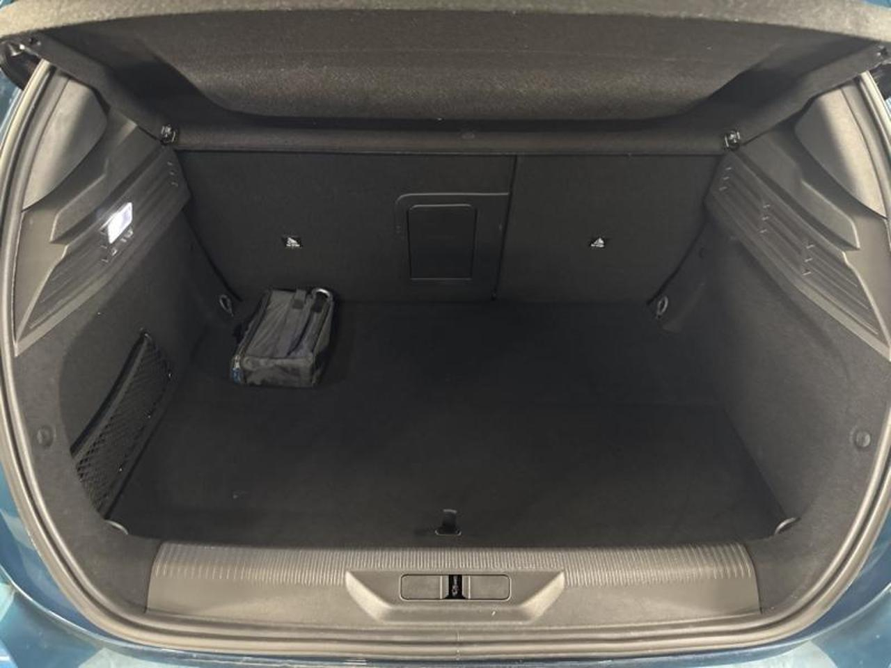 Peugeot 308 phev 180ch allure e-eat8 — photo 10