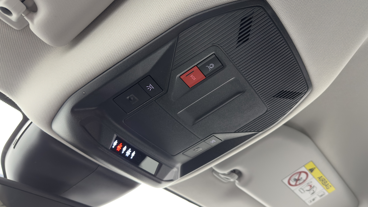 Peugeot 308 SW PHEV 180 e-EAT8 — photo 19