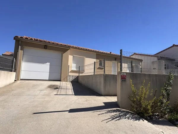 À LOUER SUPERBE MAISON 100m2 DE PLAIN-PIED AVEC JARDIN, TE