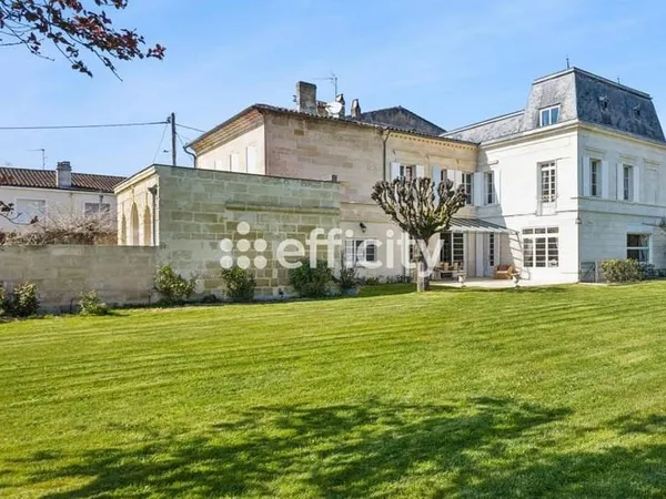 Maison 8 pièces 420 m²