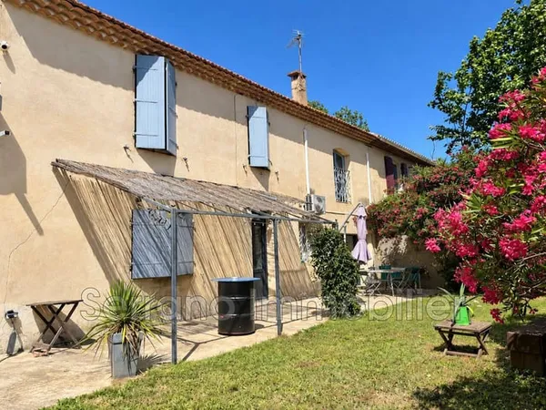 Mas provençal 7 pièces 145 m²