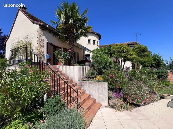Maison 7 pièces 223 m²