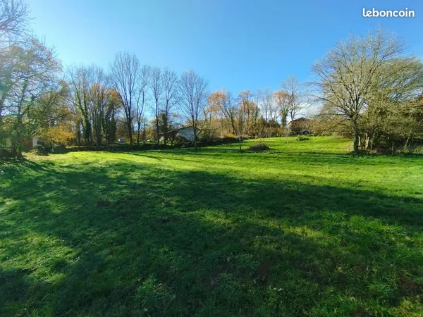 Terrain à bâtir 1 500 m² - Zone UB - Montjoie-en-Couserans