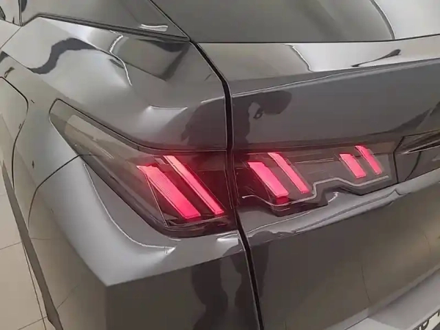 Peugeot 3008 electrique 210 ch 73 kwh — photo 50