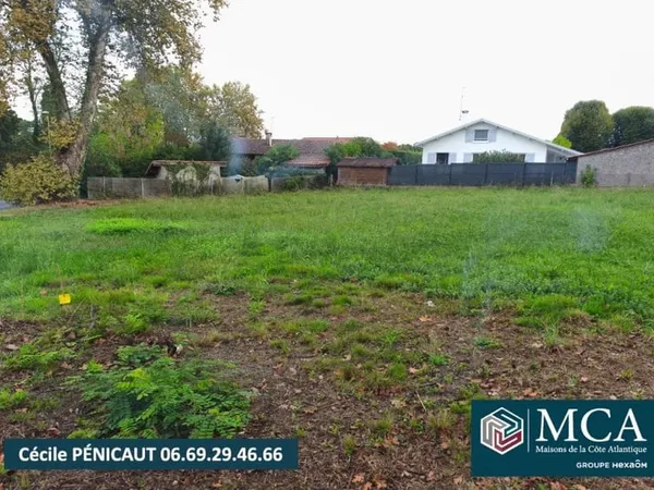 Terrain 600 m²