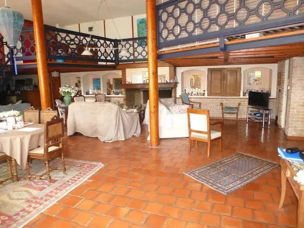 Appartement 6 pièces 256 m²