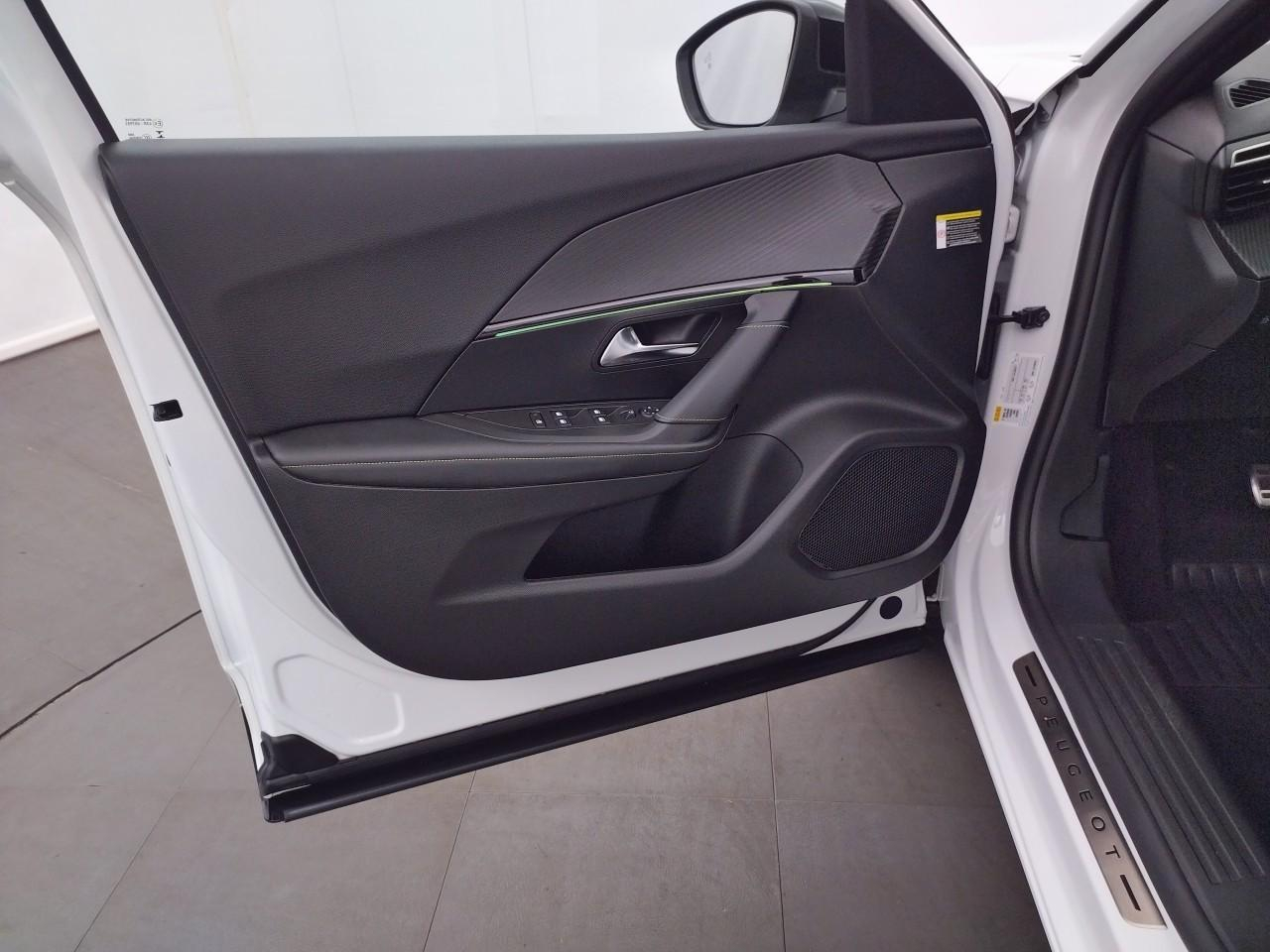 Peugeot 2008 puretech 130 s&s eat8 gt — photo 22