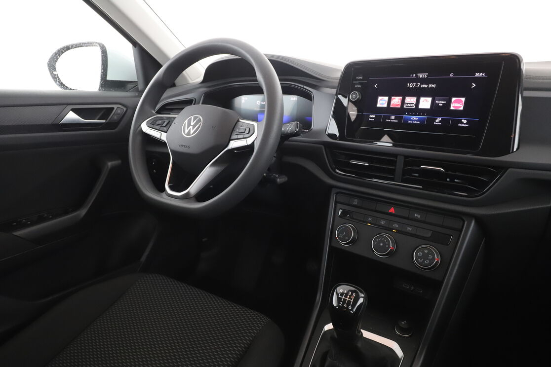 Volkswagen T-Roc 1.0 TSI — photo 12