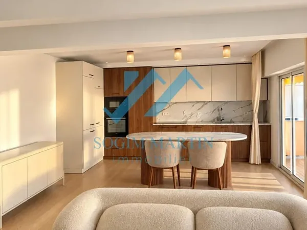 Magnifique 3 pièces, entièrement rénové avec grande terrasse!