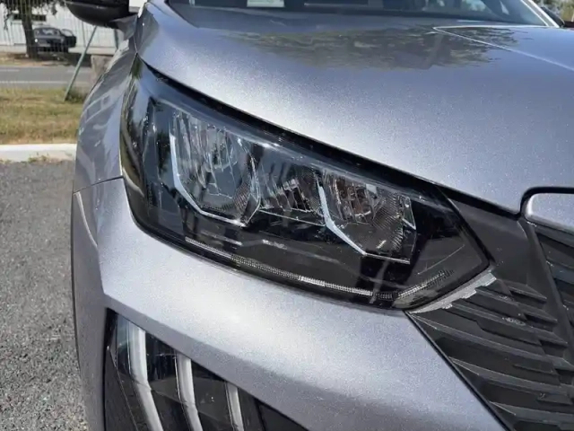 Peugeot 2008 hybrid 110 e-dcs6 — photo 16