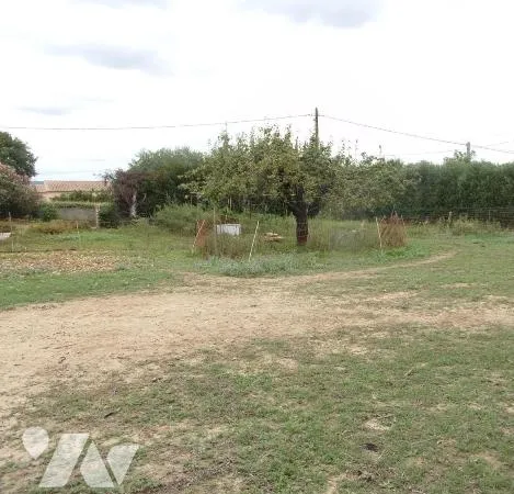 Terrain 621 m²