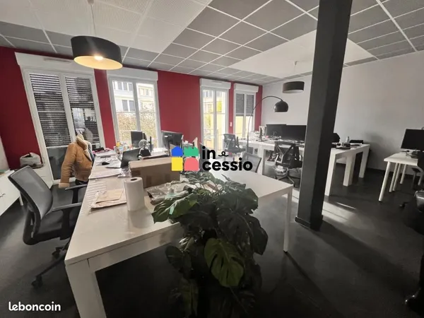 Bureaux 555 m²