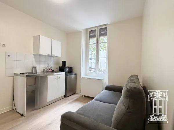 Studio 1 pièce 11 m²