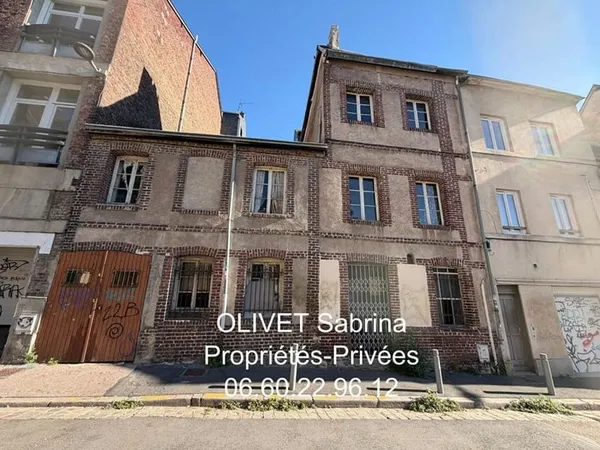 ROUEN IMMEUBLE avec cour