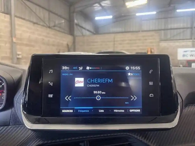 Peugeot 208 puretech 100 s&amp;s bvm6 — photo 13