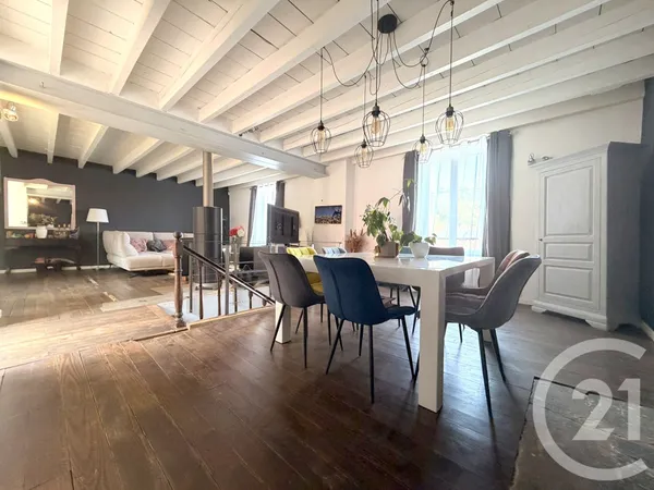Maison 9 pièces 220 m²