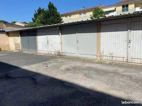 Vend garage fermé plein pied Bd Gambetta 480