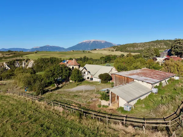 Maison 7 pièces 221 m²