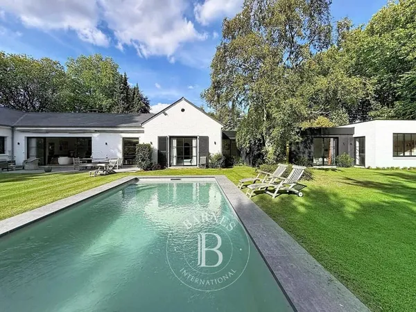 Maison 9 pièces 290 m²