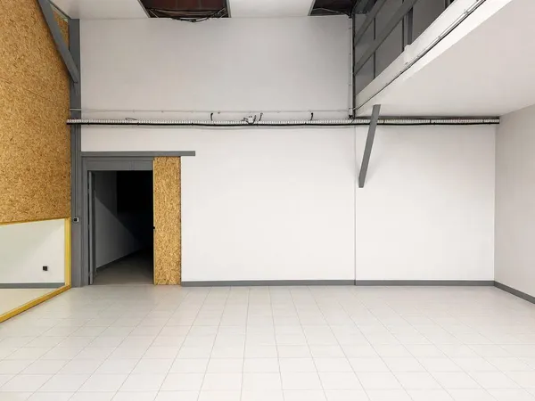 Entrepôt 155 m²