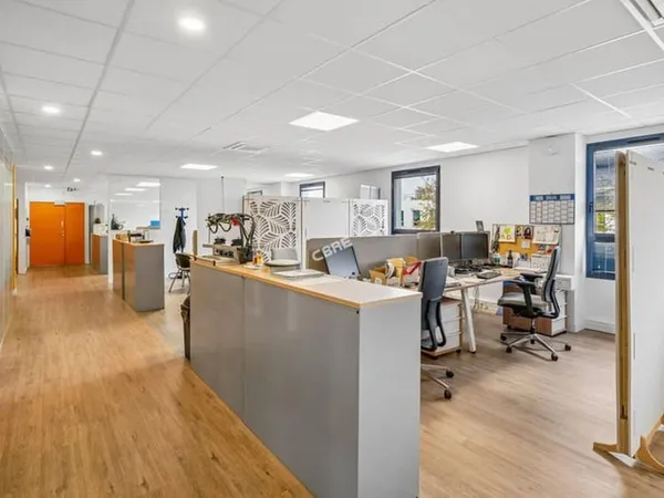 Bureaux 1053 m²
