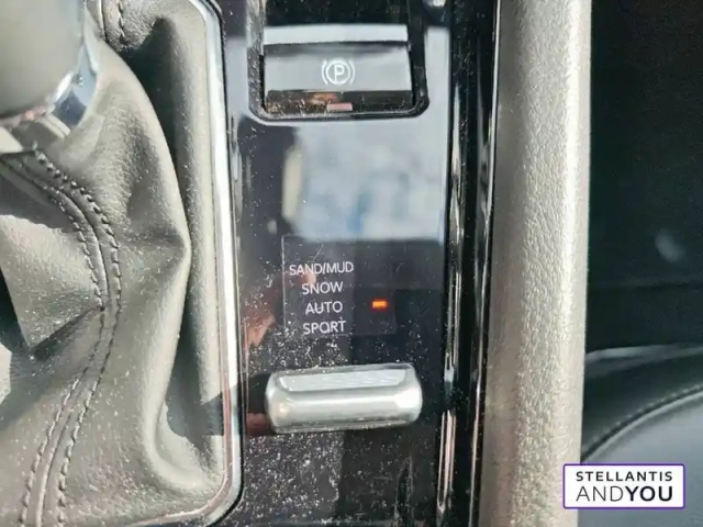 Jeep Compass 1.3 phev t4 240 ch 4xe eawd — photo 24