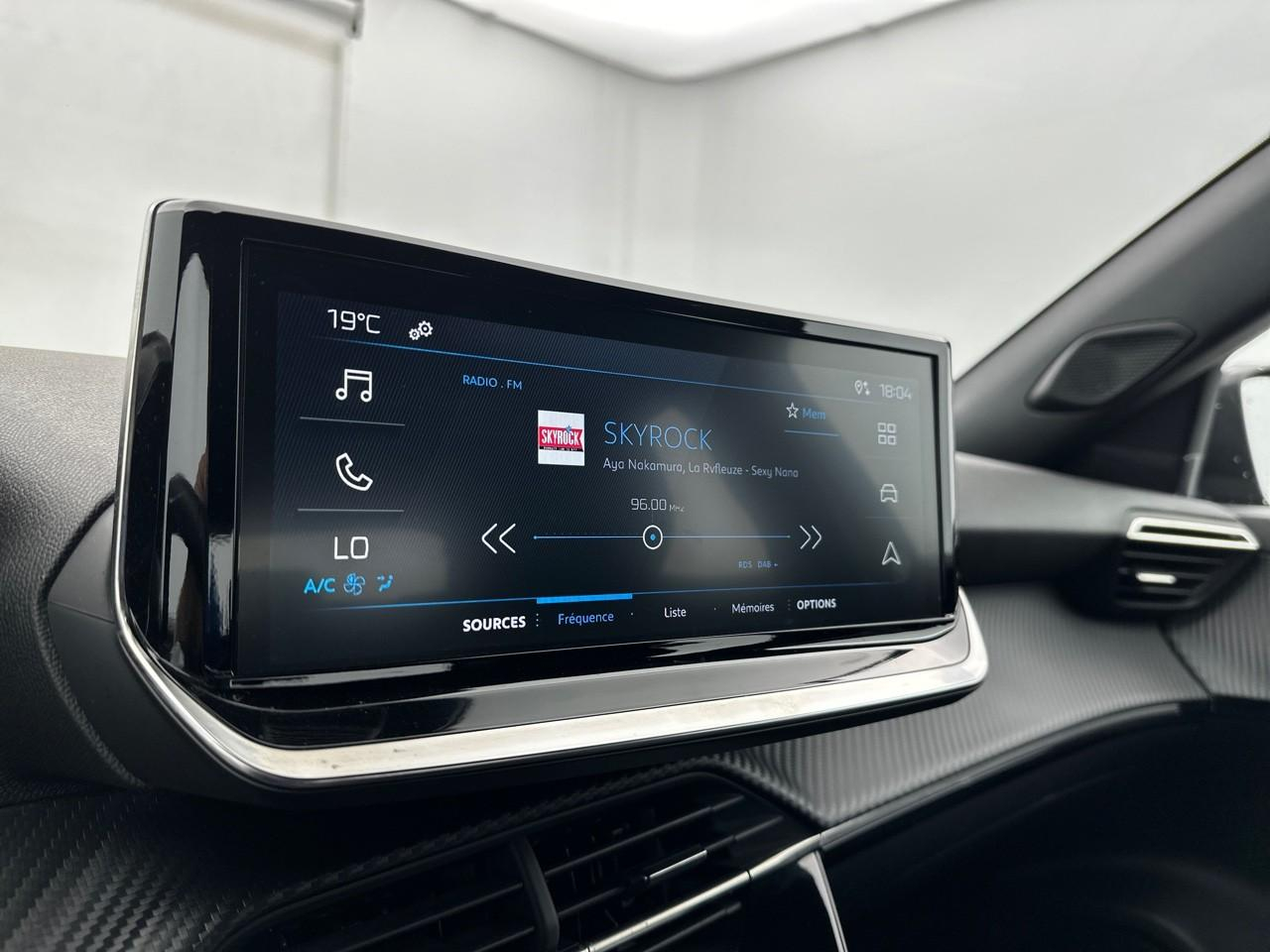 Peugeot 2008 100 s&s bvm6 style — photo 22