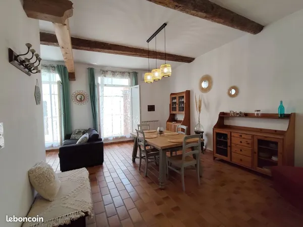Charmant T2 de 66m2, meublé, à l'année + Cave de 20m2