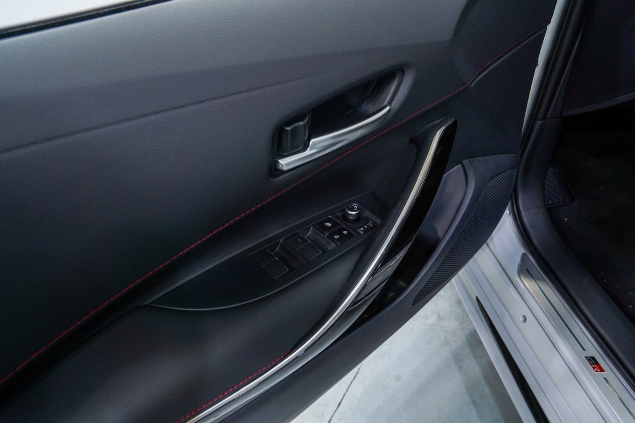 Toyota Corolla Touring Sports — photo 16