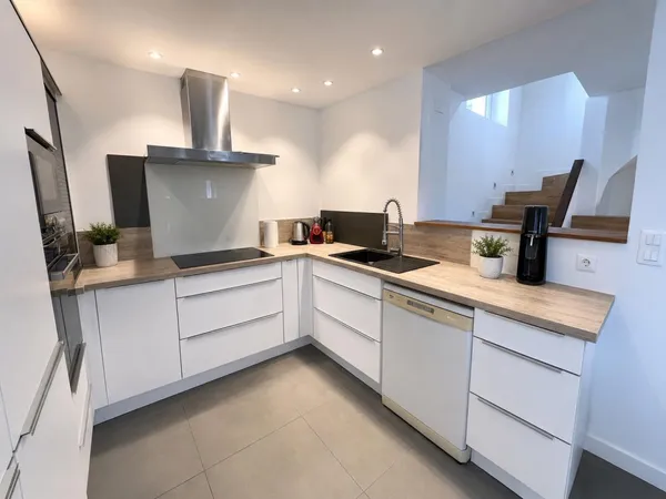 Maison rénovée 169 m², 4 chambres, DPE C