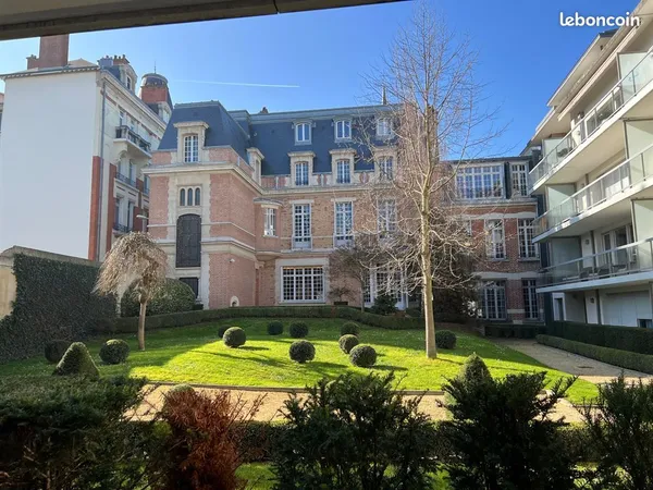 Loft 7 pièces 183 m²